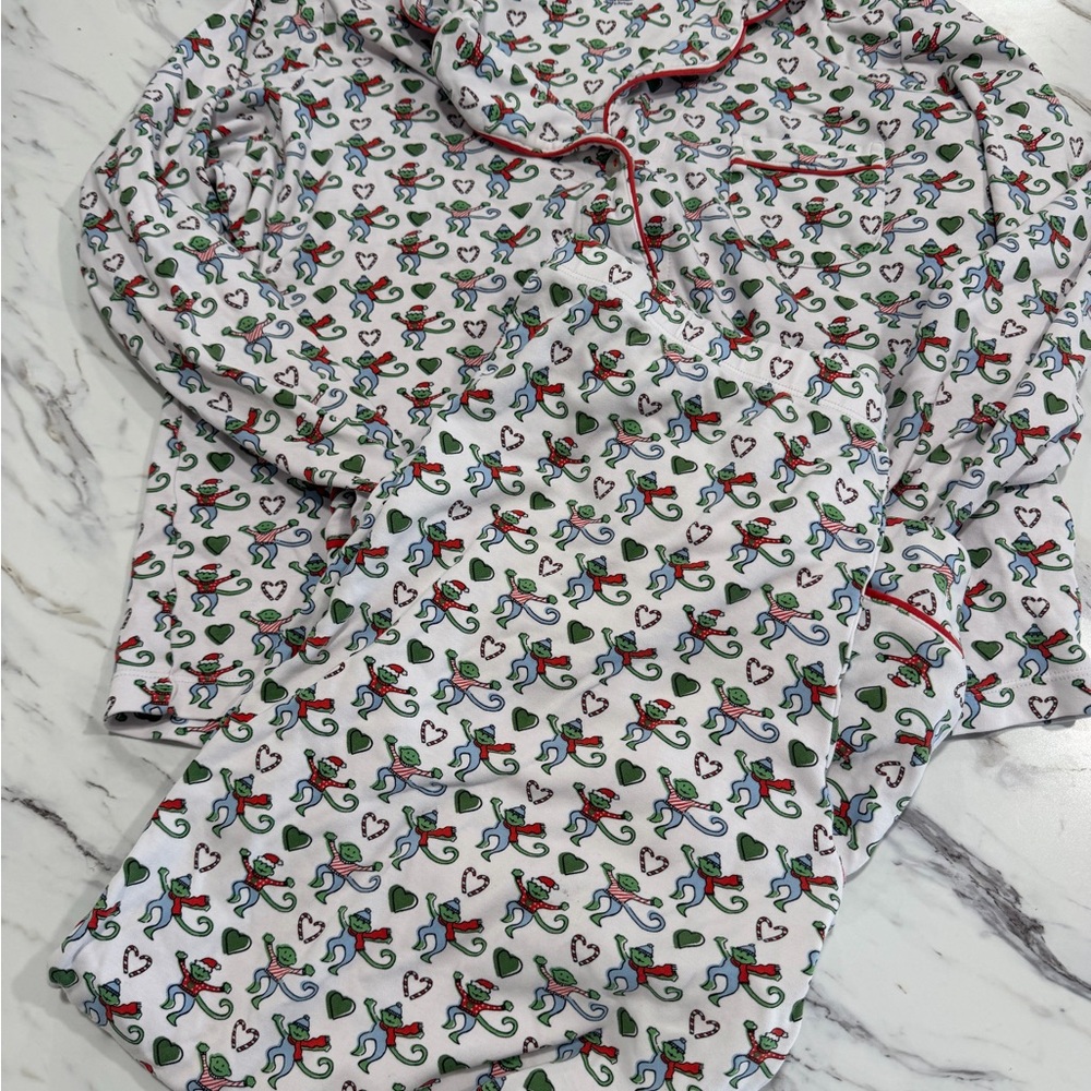 Roller Rabbit White Pajamas with Heart and Bow Pattern Christmas